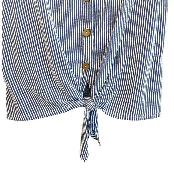 W5 Striped Button and Tie Top - Picture 4 of 7